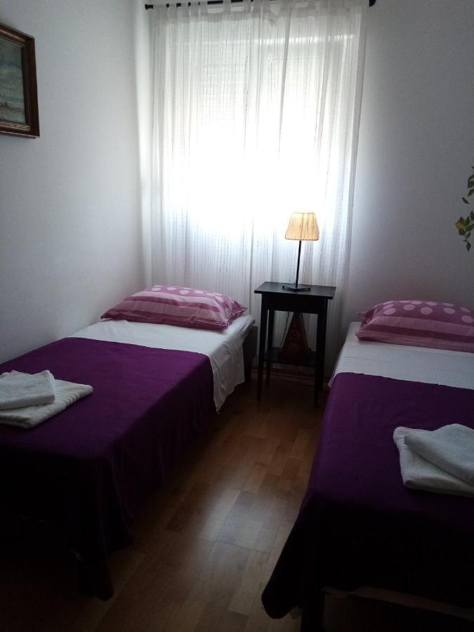 Apartman Mikola With Sea View Trogir Exteriör bild