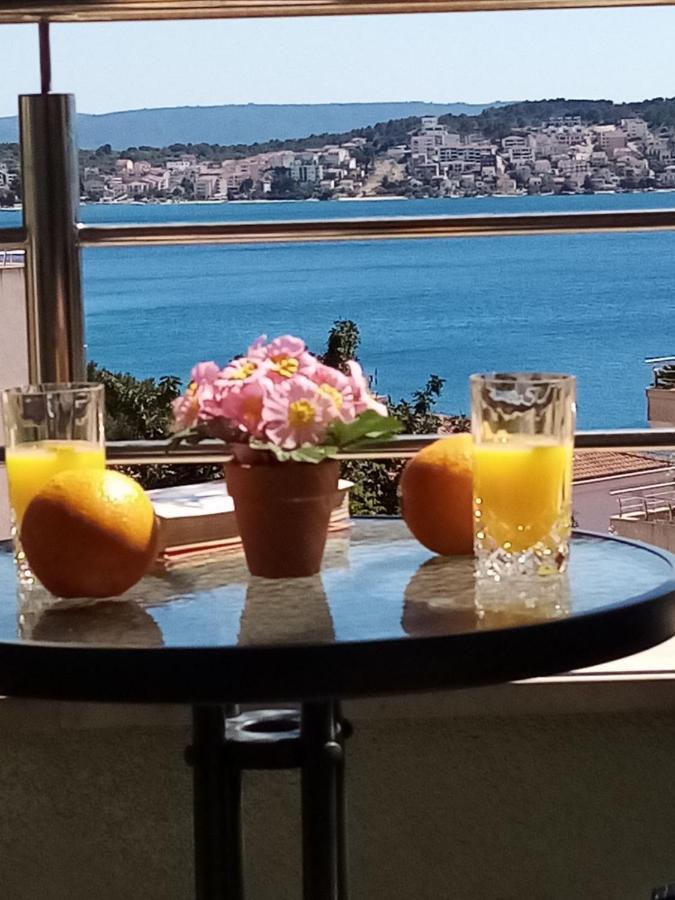 Apartman Mikola With Sea View Trogir Exteriör bild