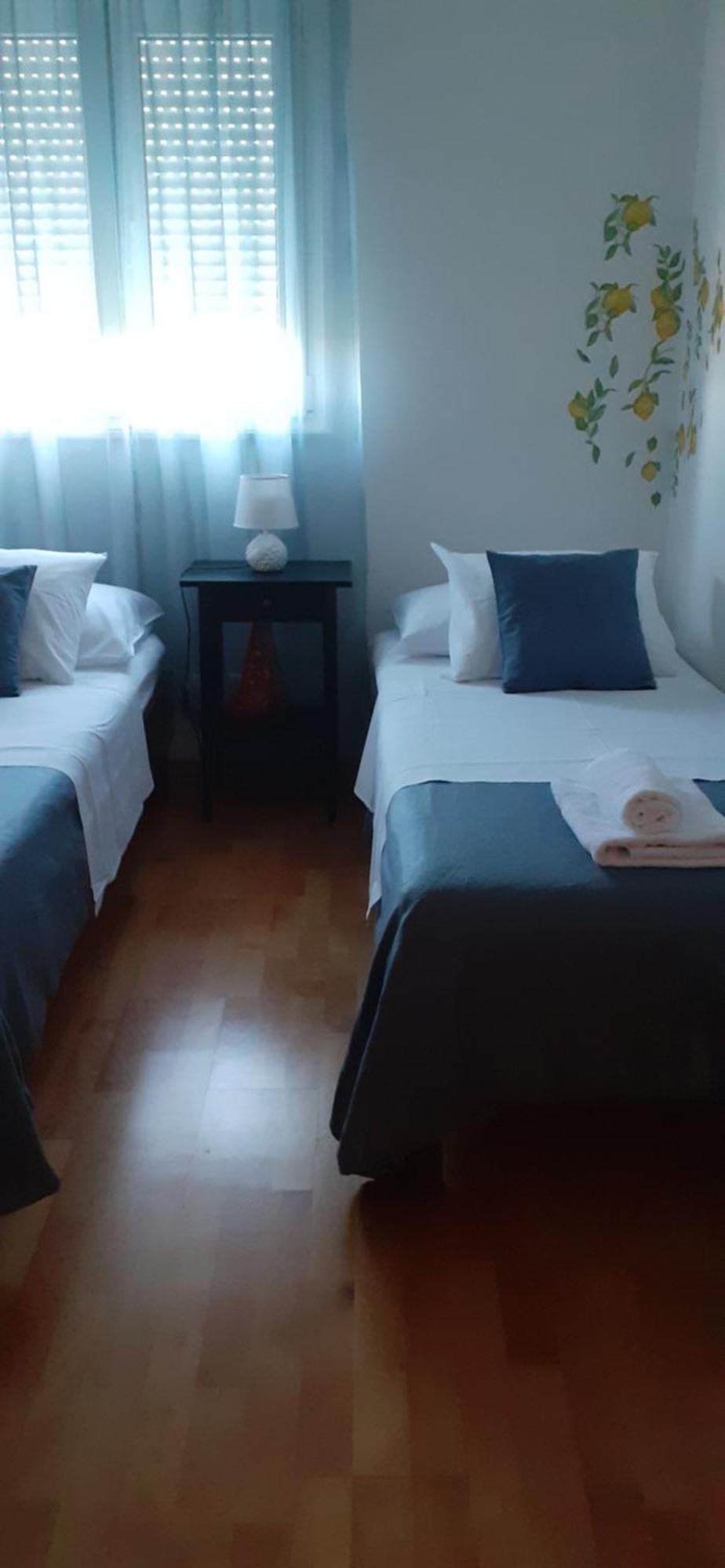 Apartman Mikola With Sea View Trogir Exteriör bild