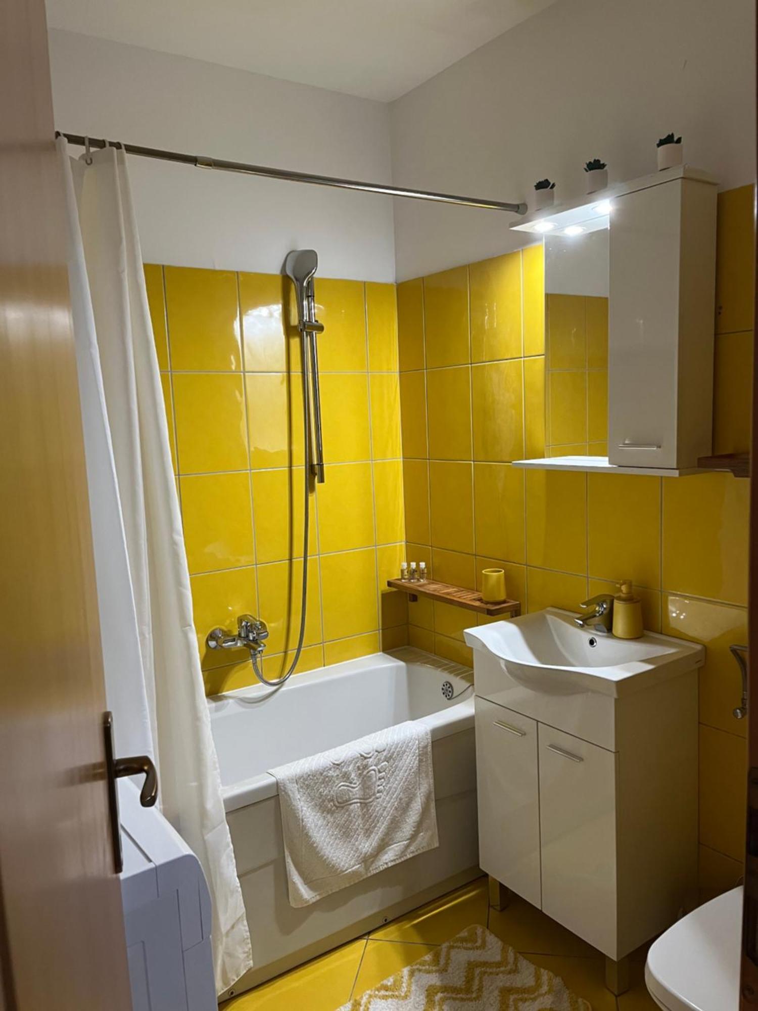 Apartman Mikola With Sea View Trogir Exteriör bild